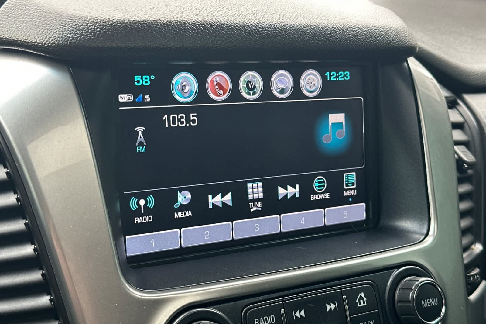 Thumbnail: 2018 Chevrolet Tahoe - 20