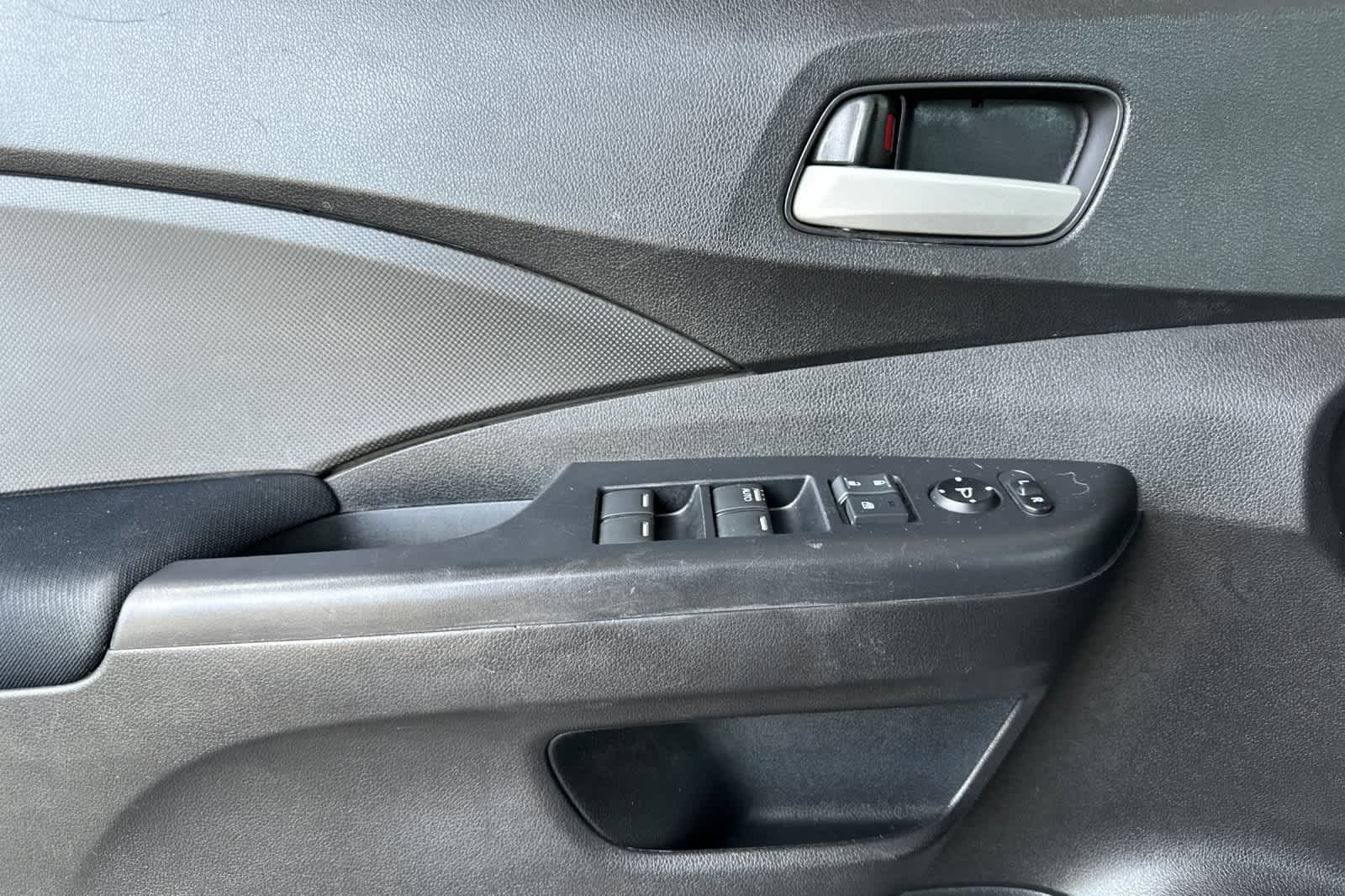 2016 Honda CR-V LX 12