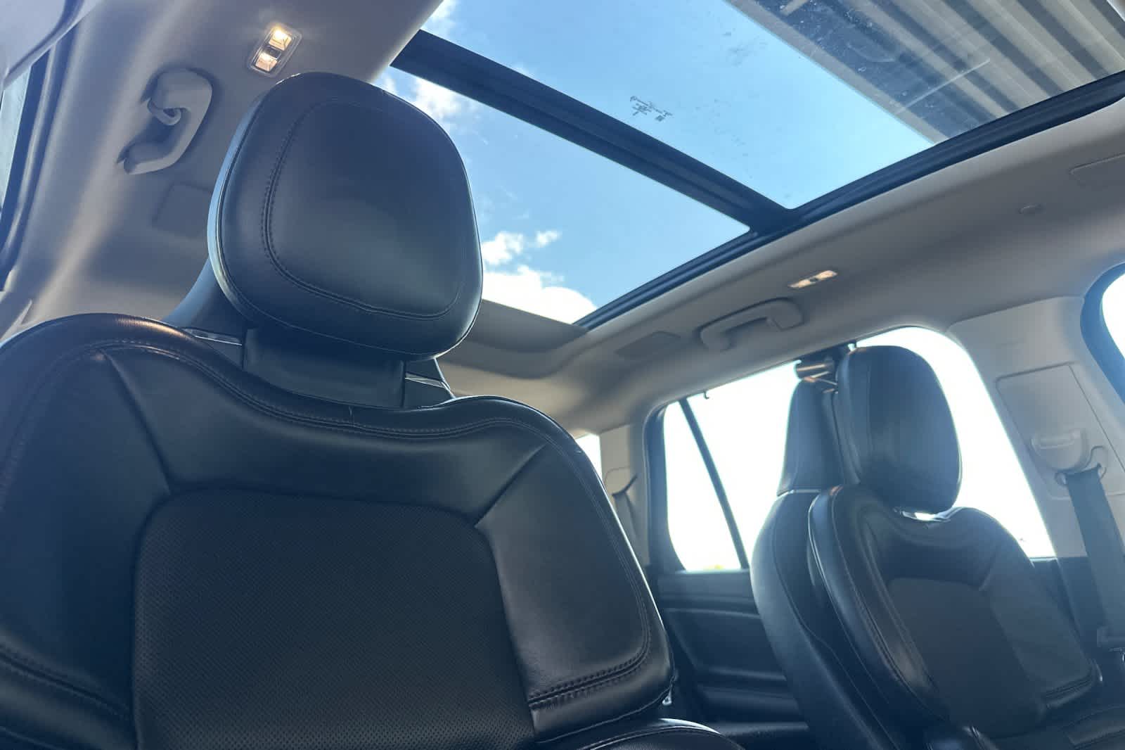 Thumbnail: 2021 Lincoln Aviator - 18