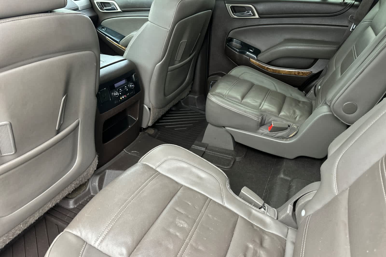 Thumbnail: 2015 GMC Yukon - 4