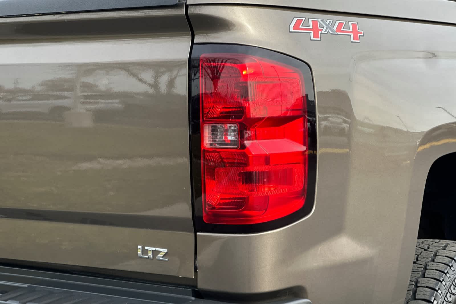 Thumbnail: 2015 Chevrolet Silverado 2500 - 26