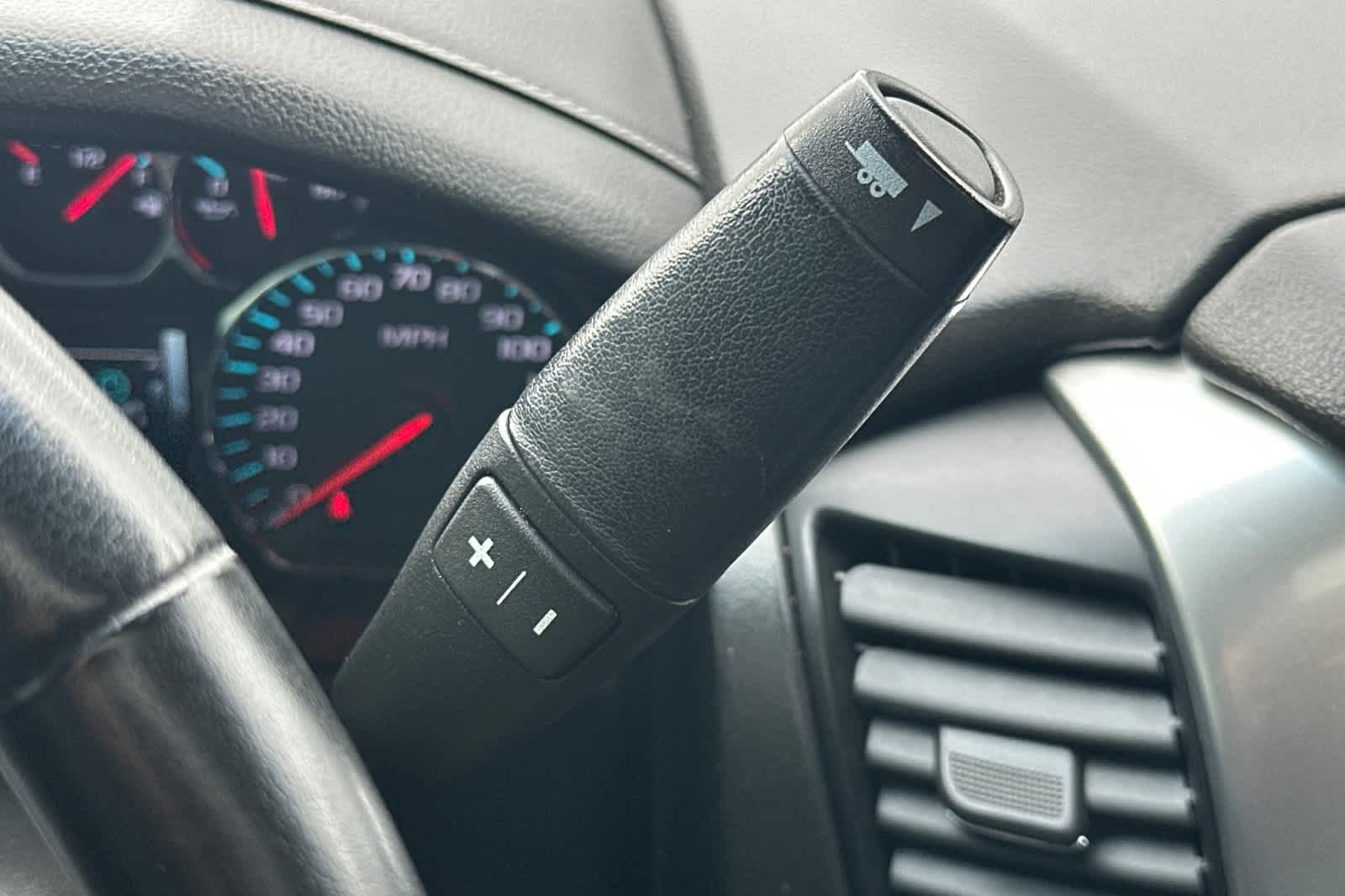 Thumbnail: 2018 Chevrolet Tahoe - 24