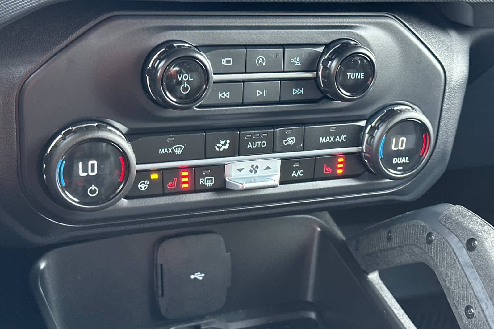 Thumbnail: 2023 Ford Bronco - 21