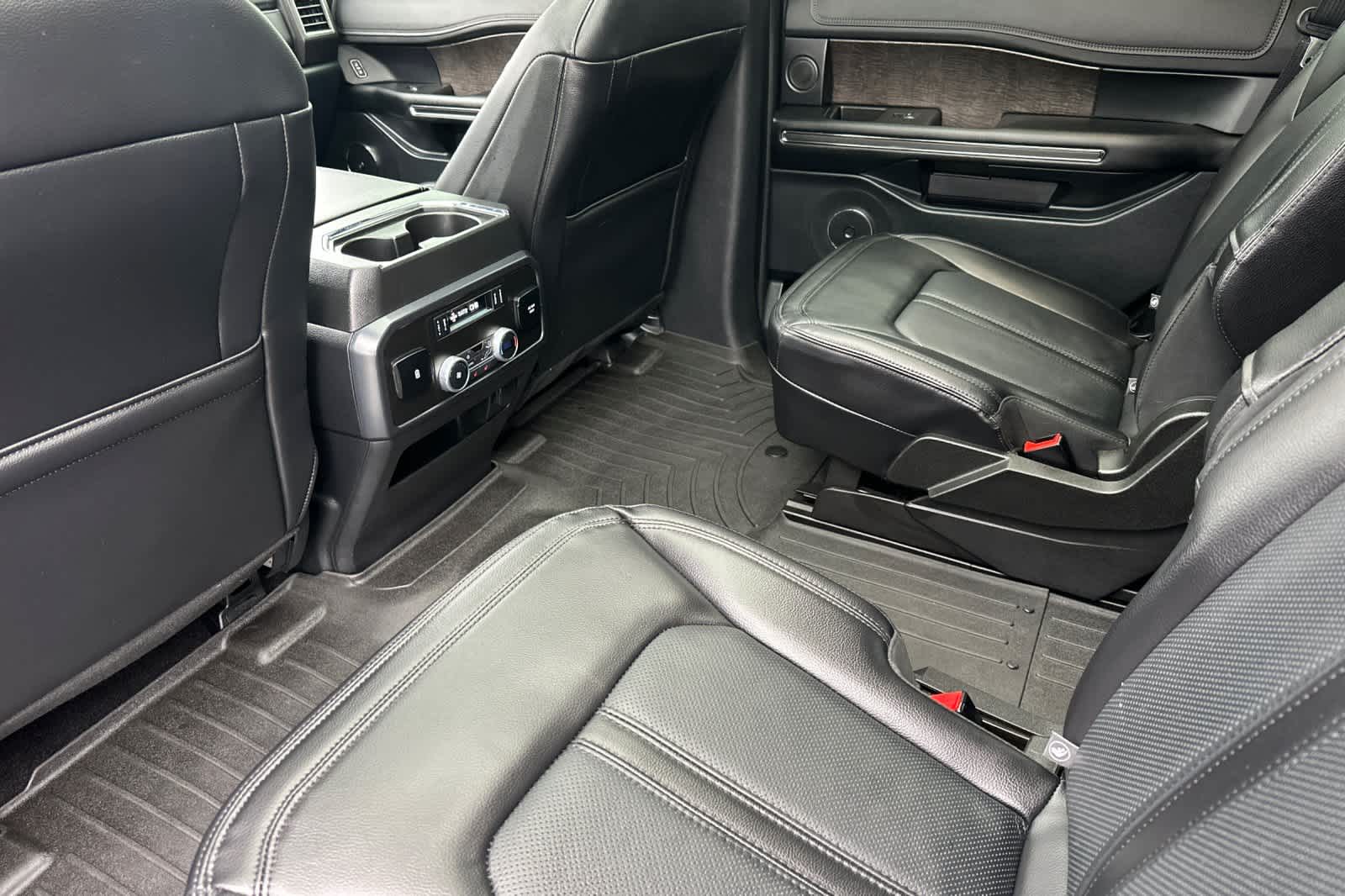 Thumbnail: 2021 Ford Expedition - 4