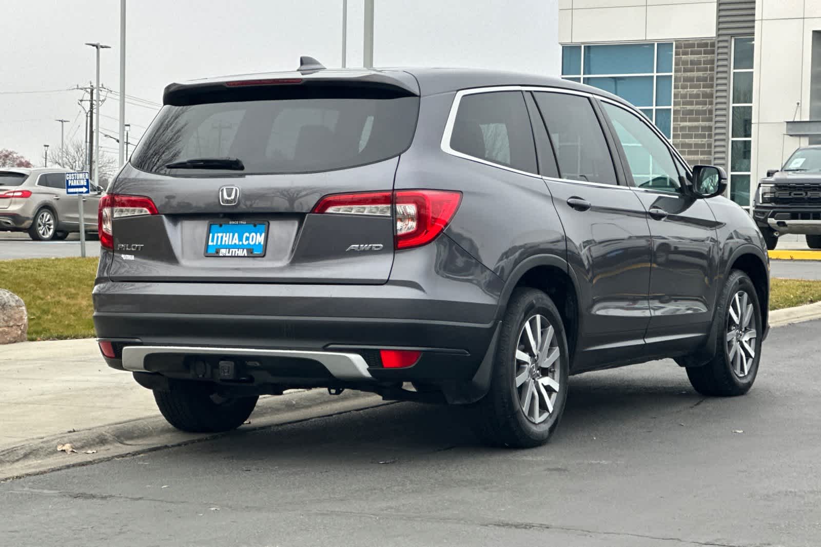 Thumbnail: 2019 Honda Pilot - 2
