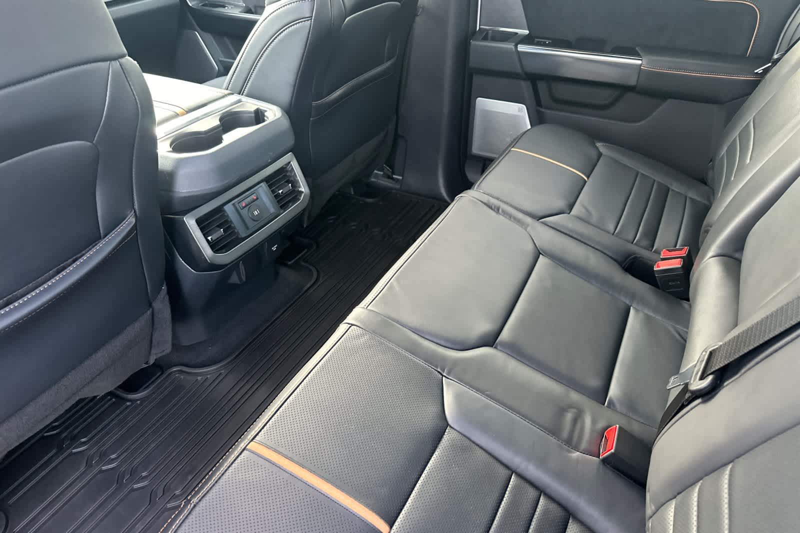 2024 Ford F-350 photo 4