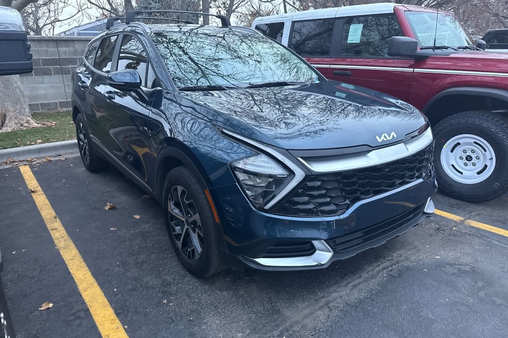 Used 2023 Kia Sportage Hybrid EX SUV