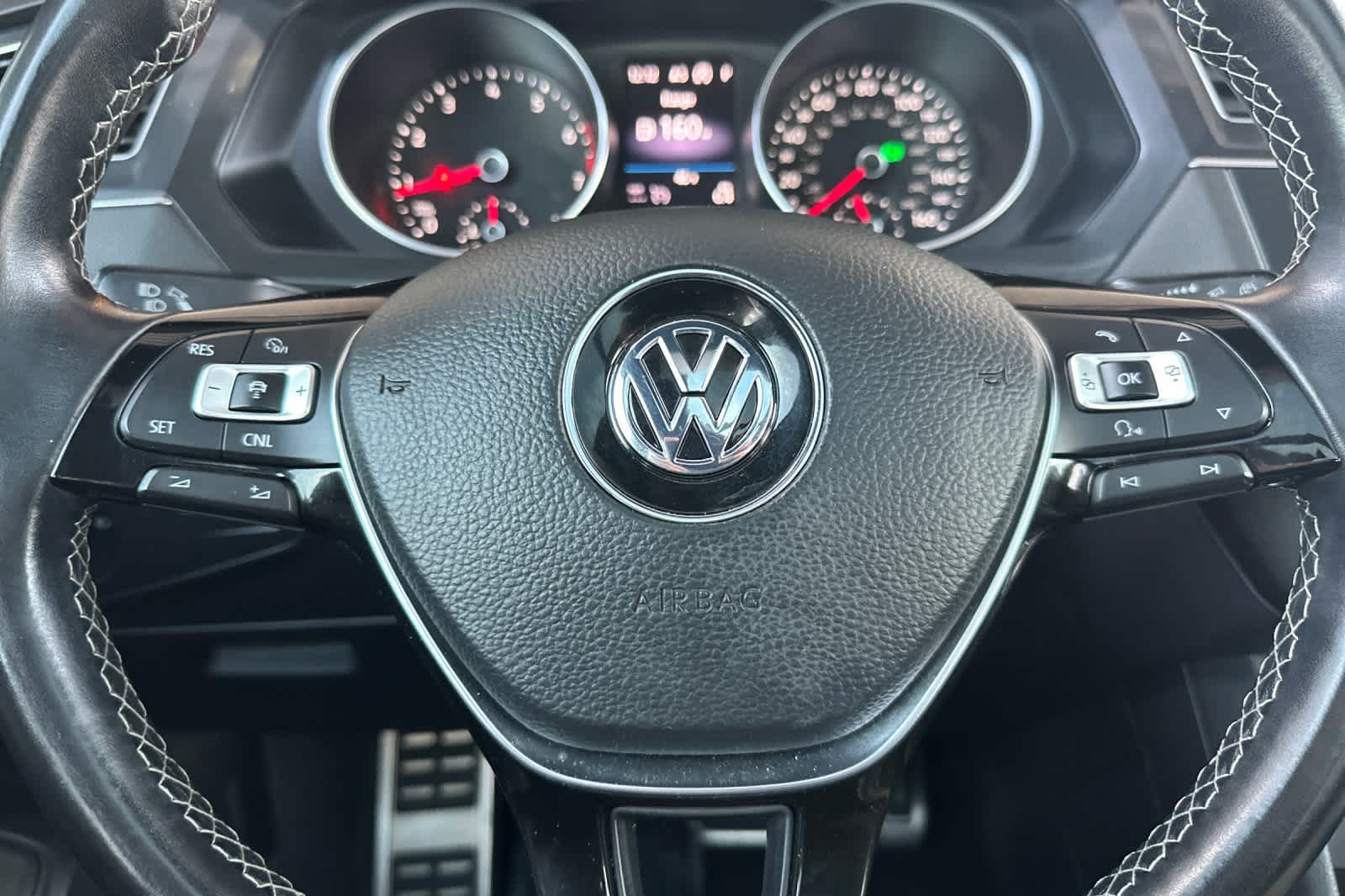 Thumbnail: 2018 Volkswagen Tiguan - 24