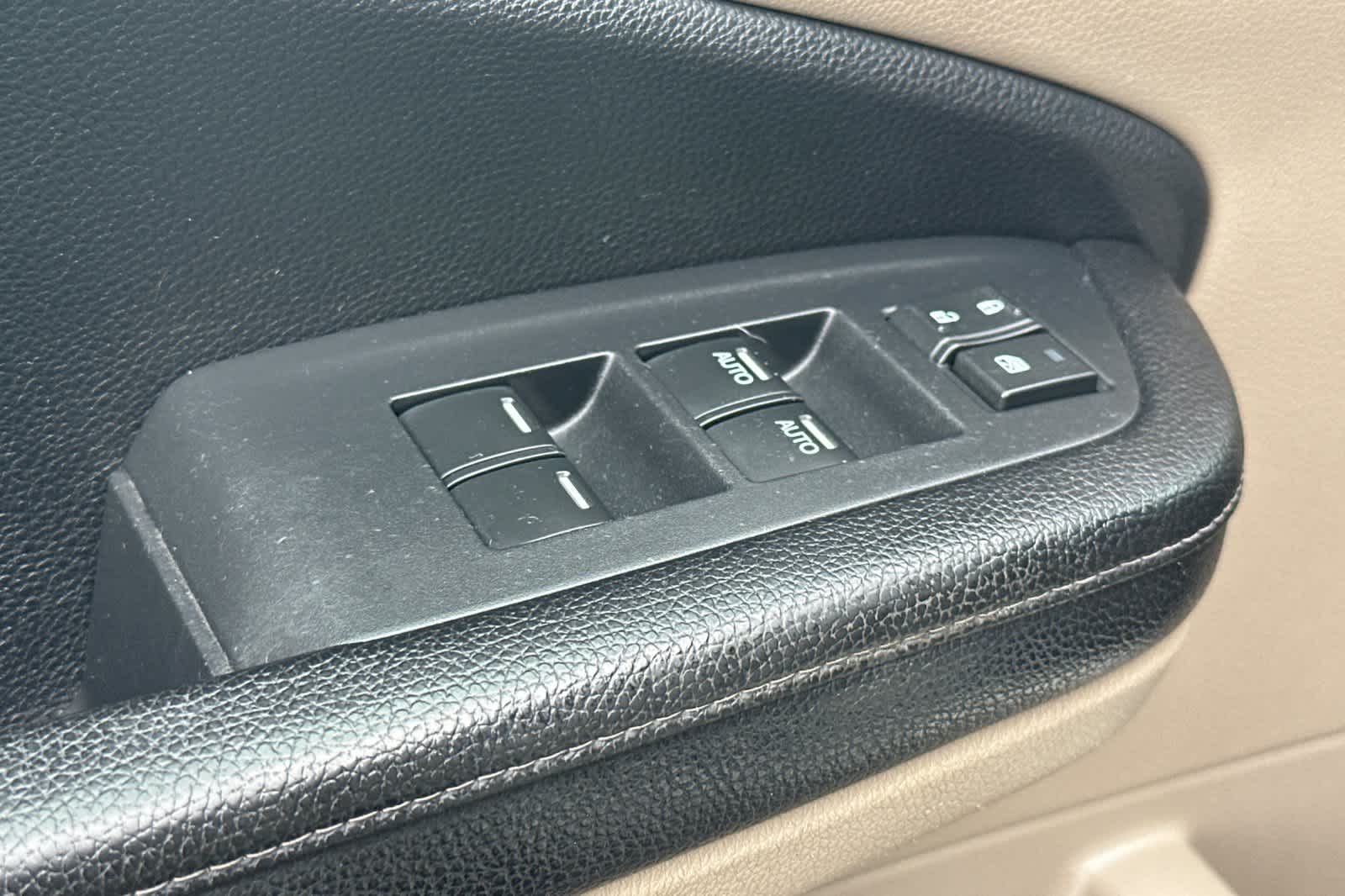 Thumbnail: 2017 Honda Ridgeline - 13