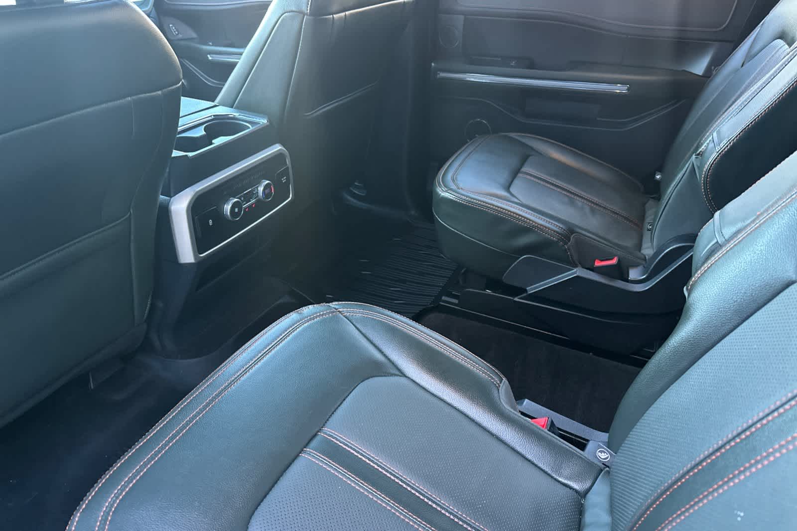 Thumbnail: 2022 Ford Expedition - 4