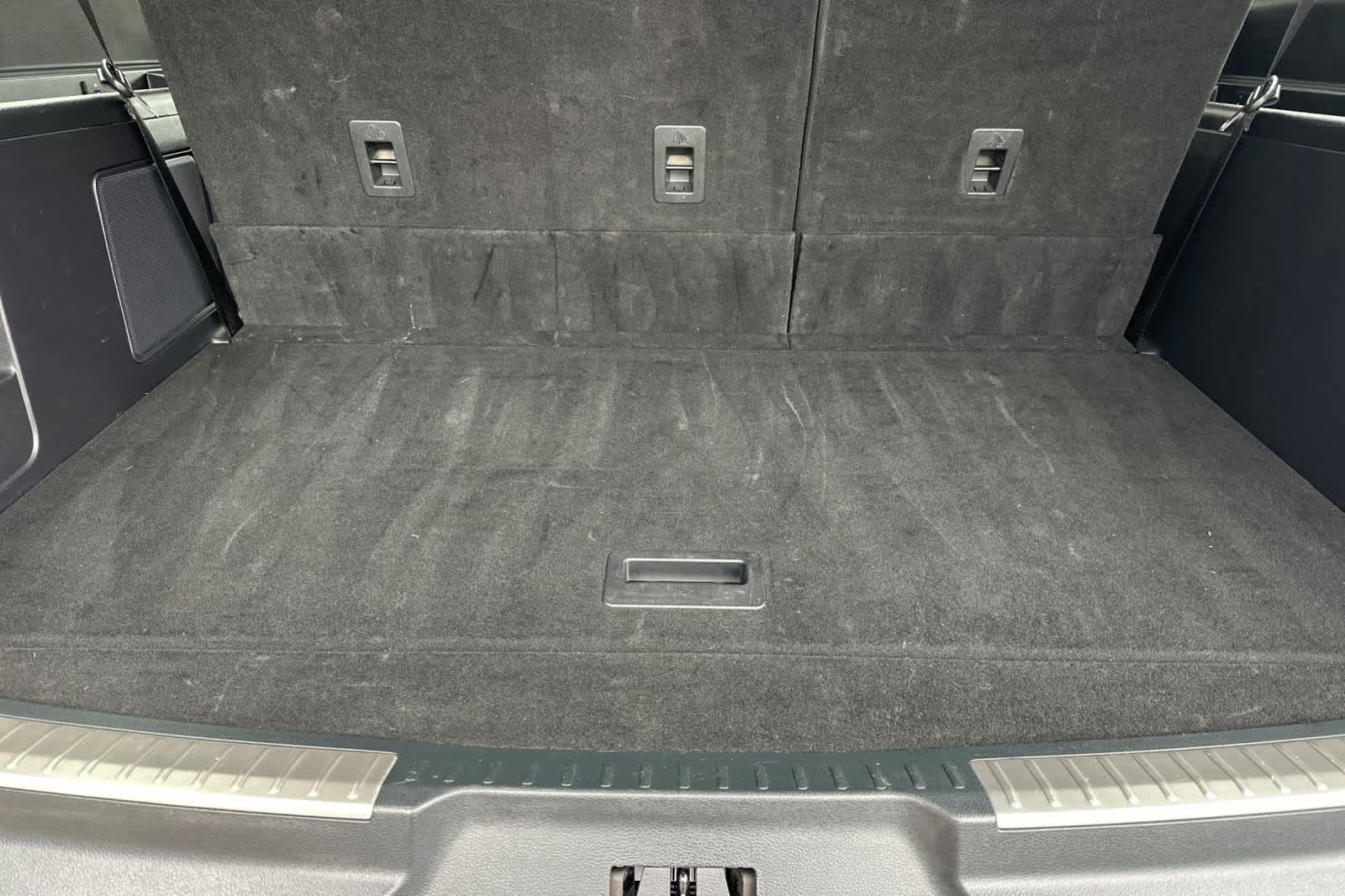 Thumbnail: 2024 Lincoln Navigator L - 16