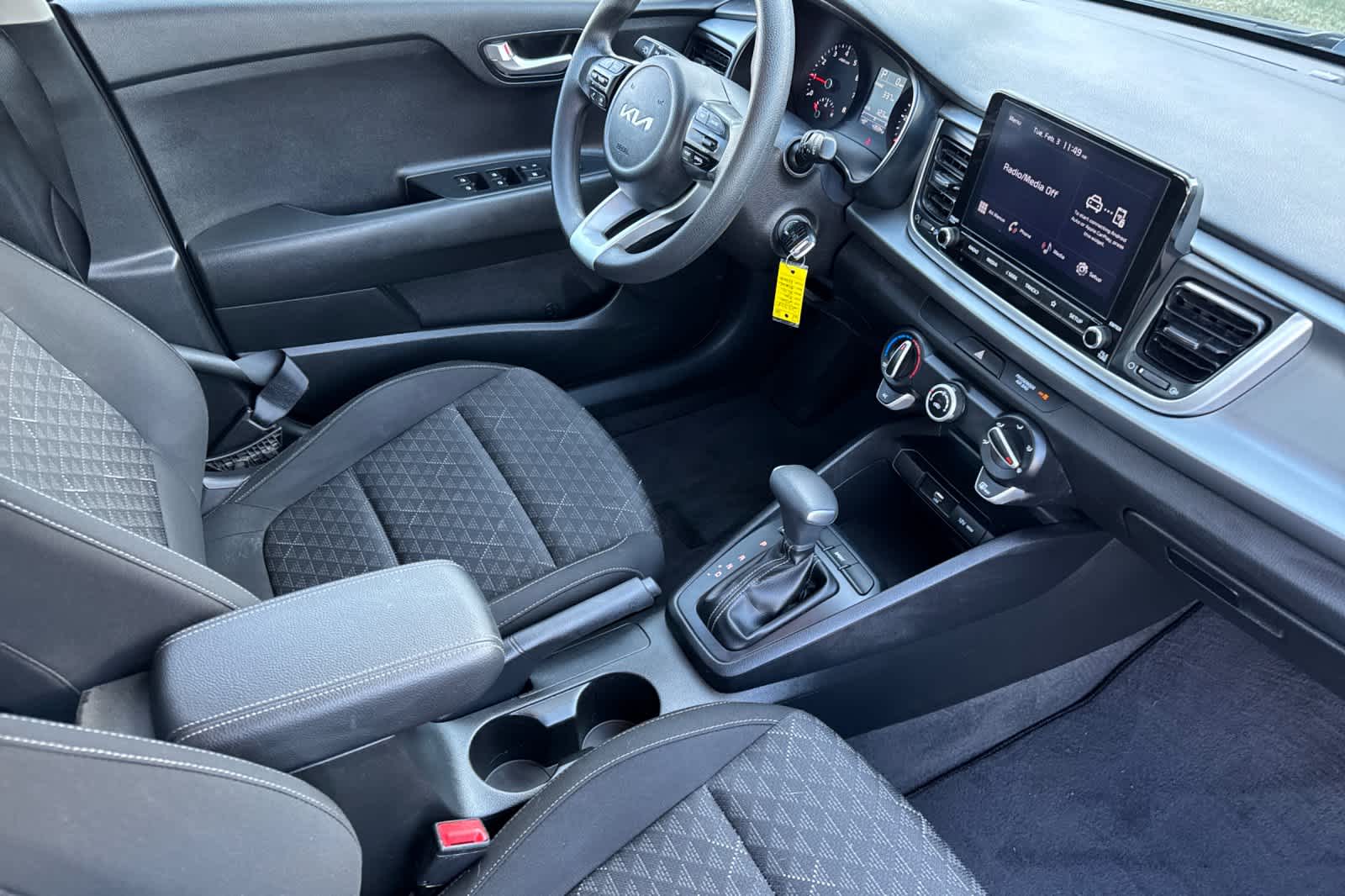 Thumbnail: 2022 Kia Rio - 16