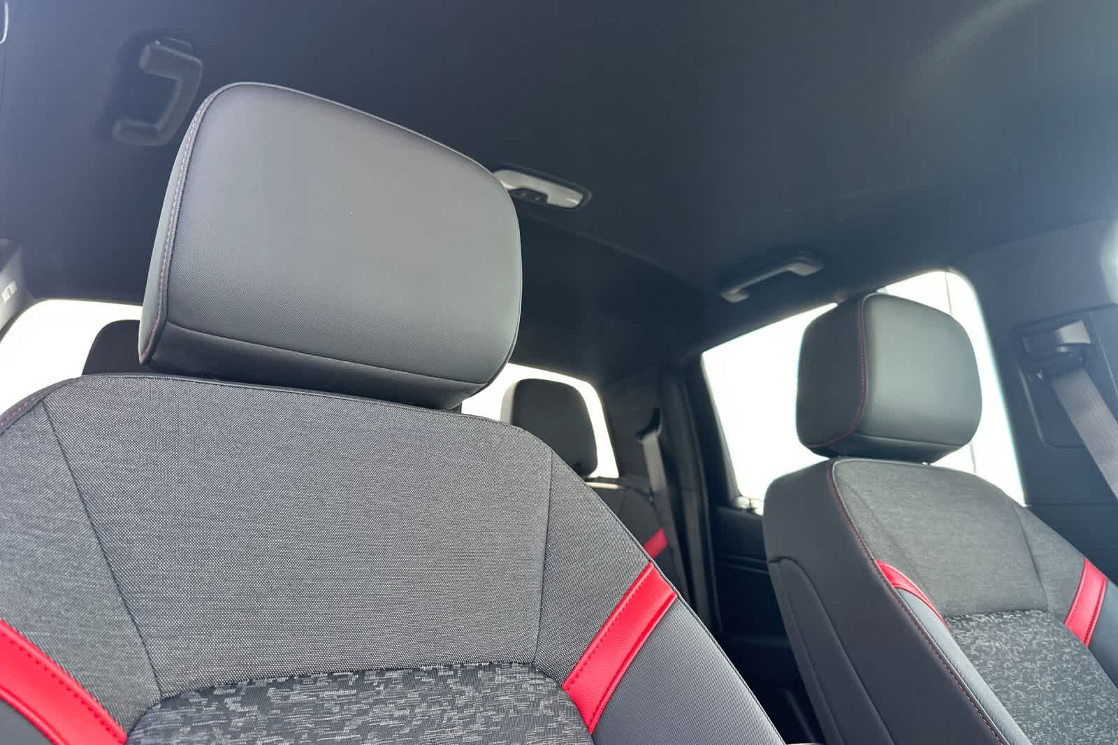 Thumbnail: 2024 Chevrolet Colorado - 16