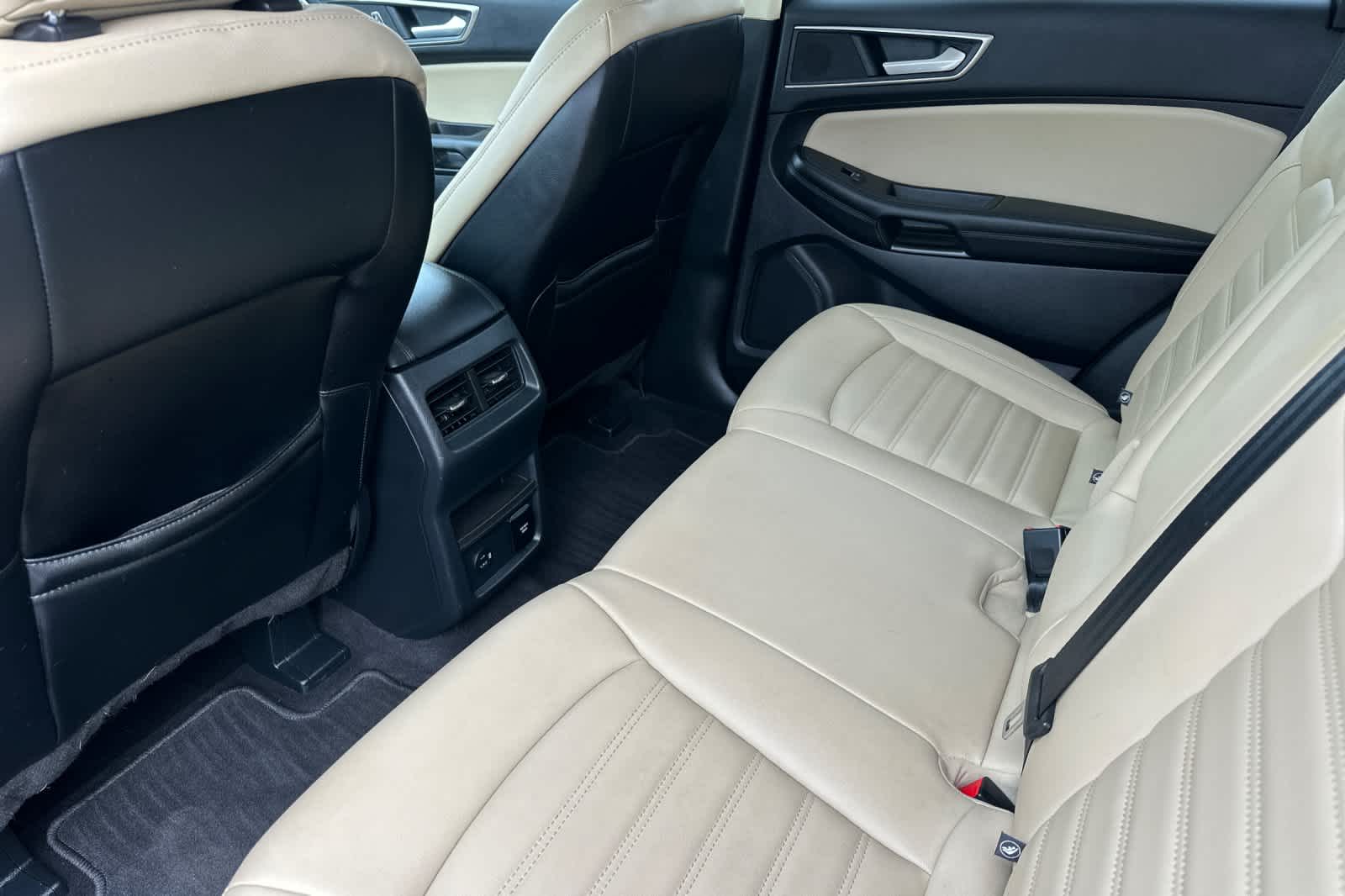 Thumbnail: 2022 Ford Edge - 4