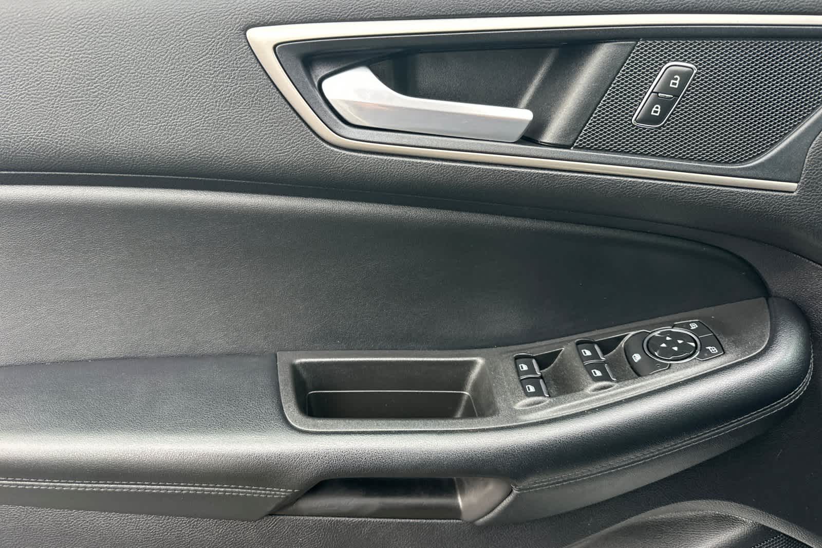 Thumbnail: 2022 Ford Edge - 12