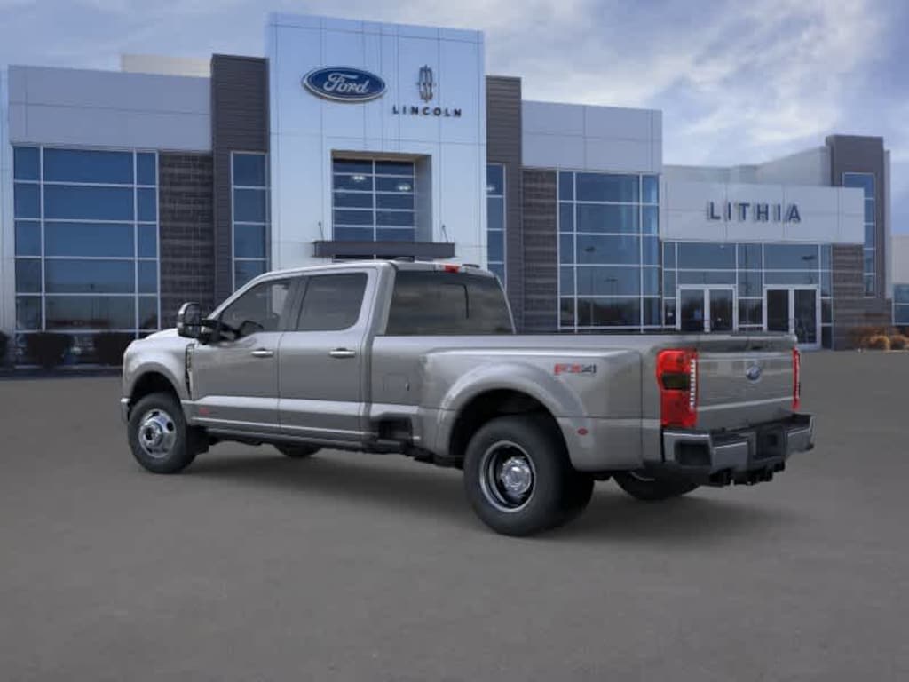 New 2026 Ford F-350 Lariat Truck Crew Cab