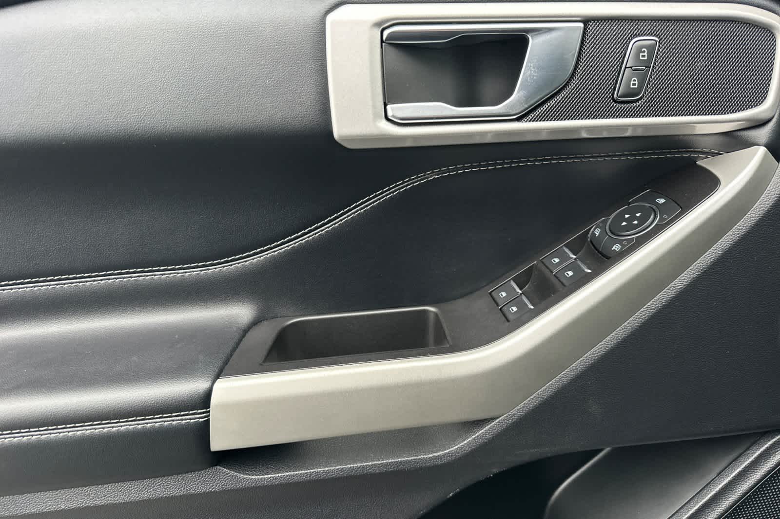 Thumbnail: 2022 Ford Explorer - 12