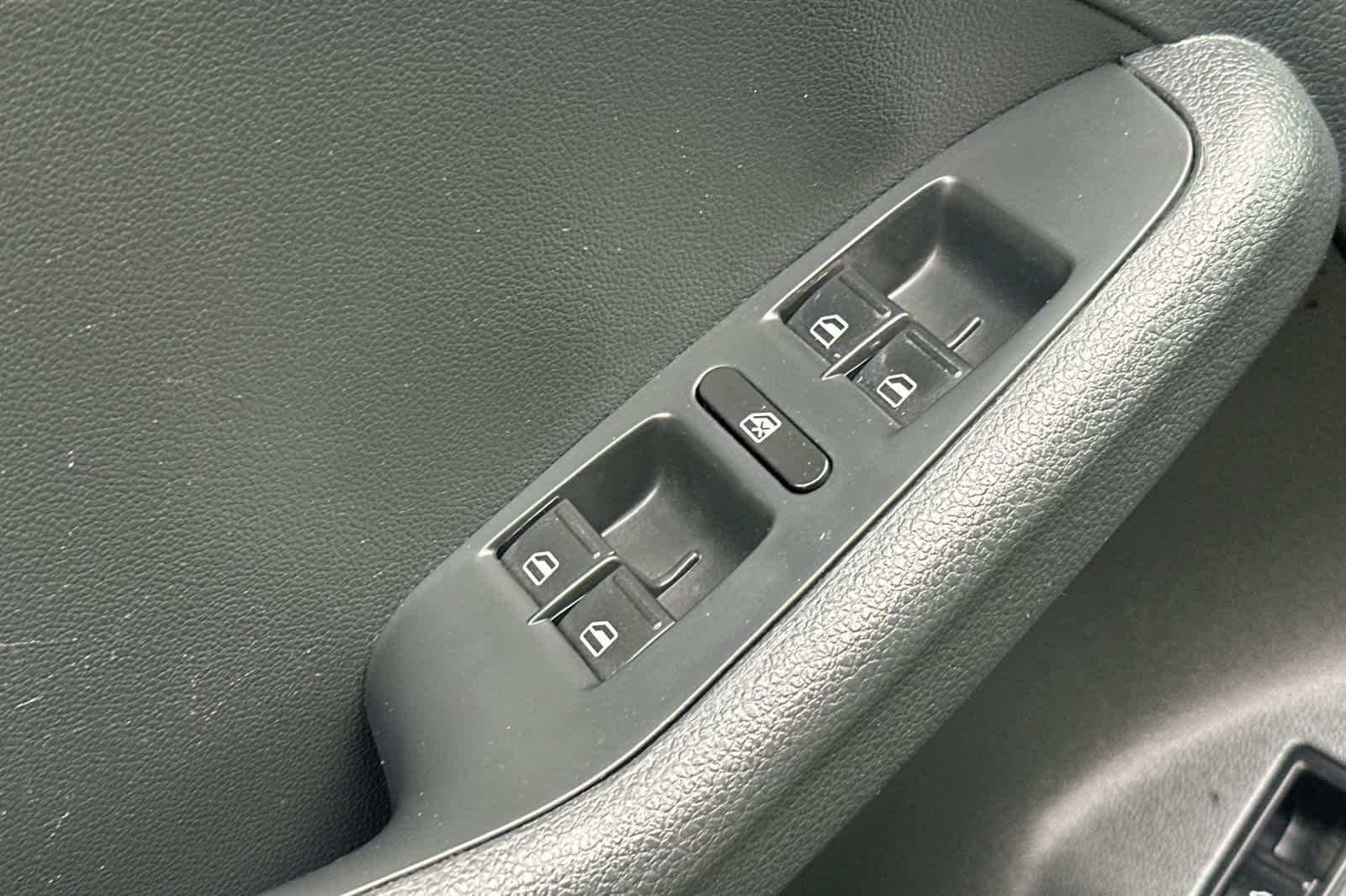 Thumbnail: 2017 Volkswagen Jetta - 13