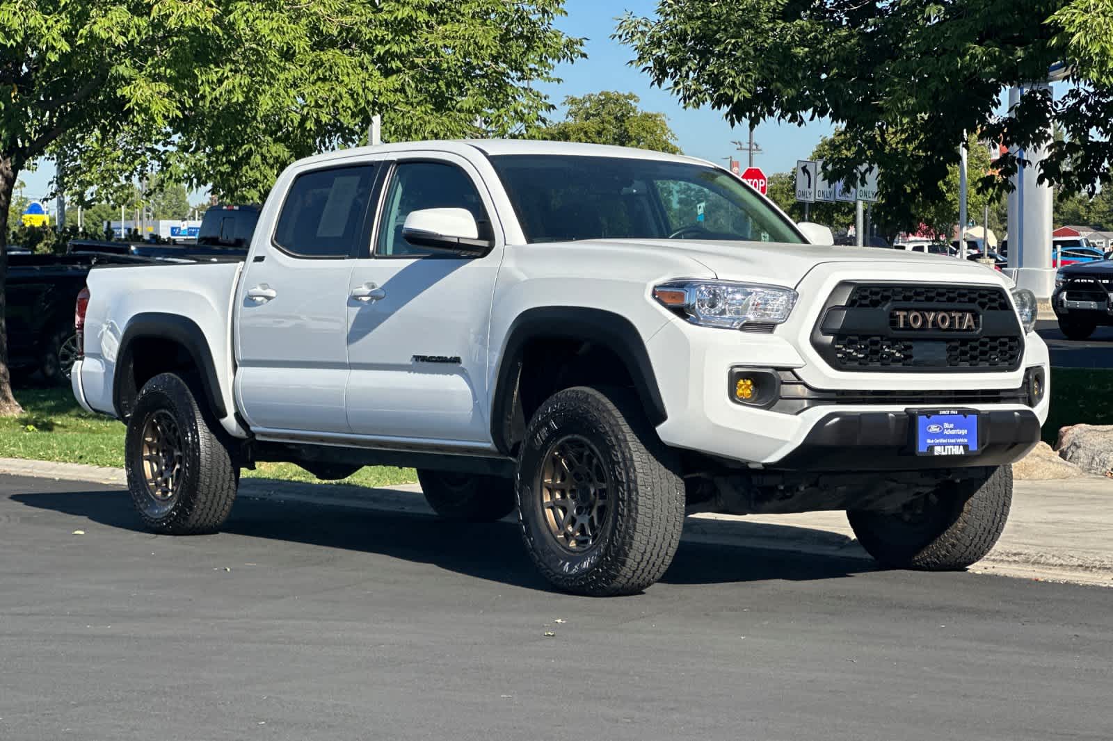 Thumbnail: 2023 Toyota Tacoma - 9