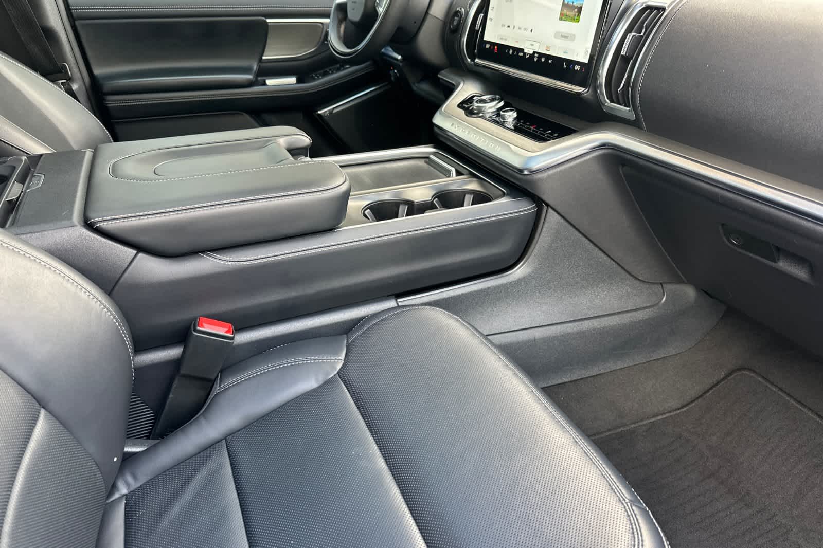 Thumbnail: 2025 Ford Expedition MAX - 17