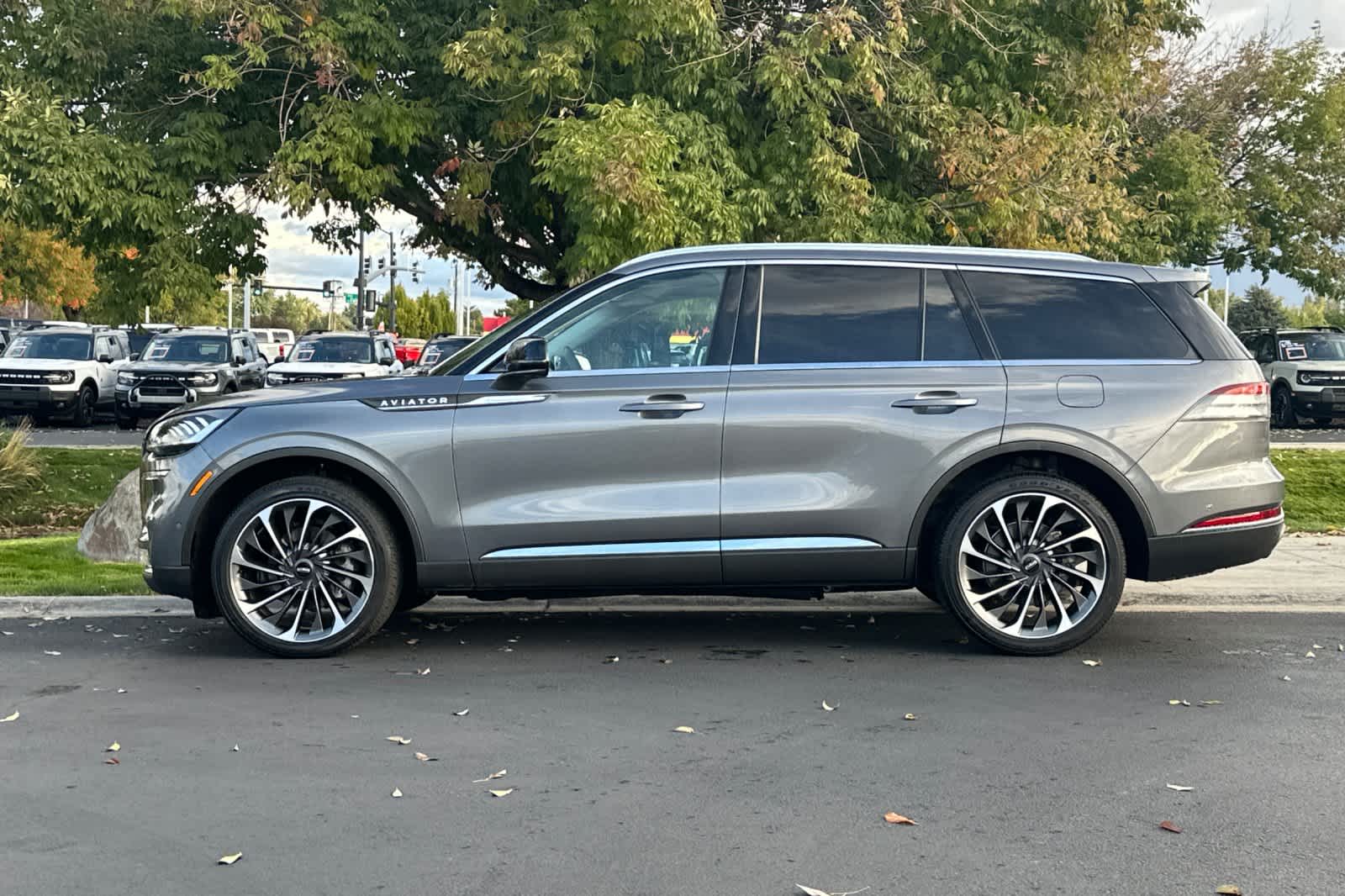 Thumbnail: 2023 Lincoln Aviator - 5