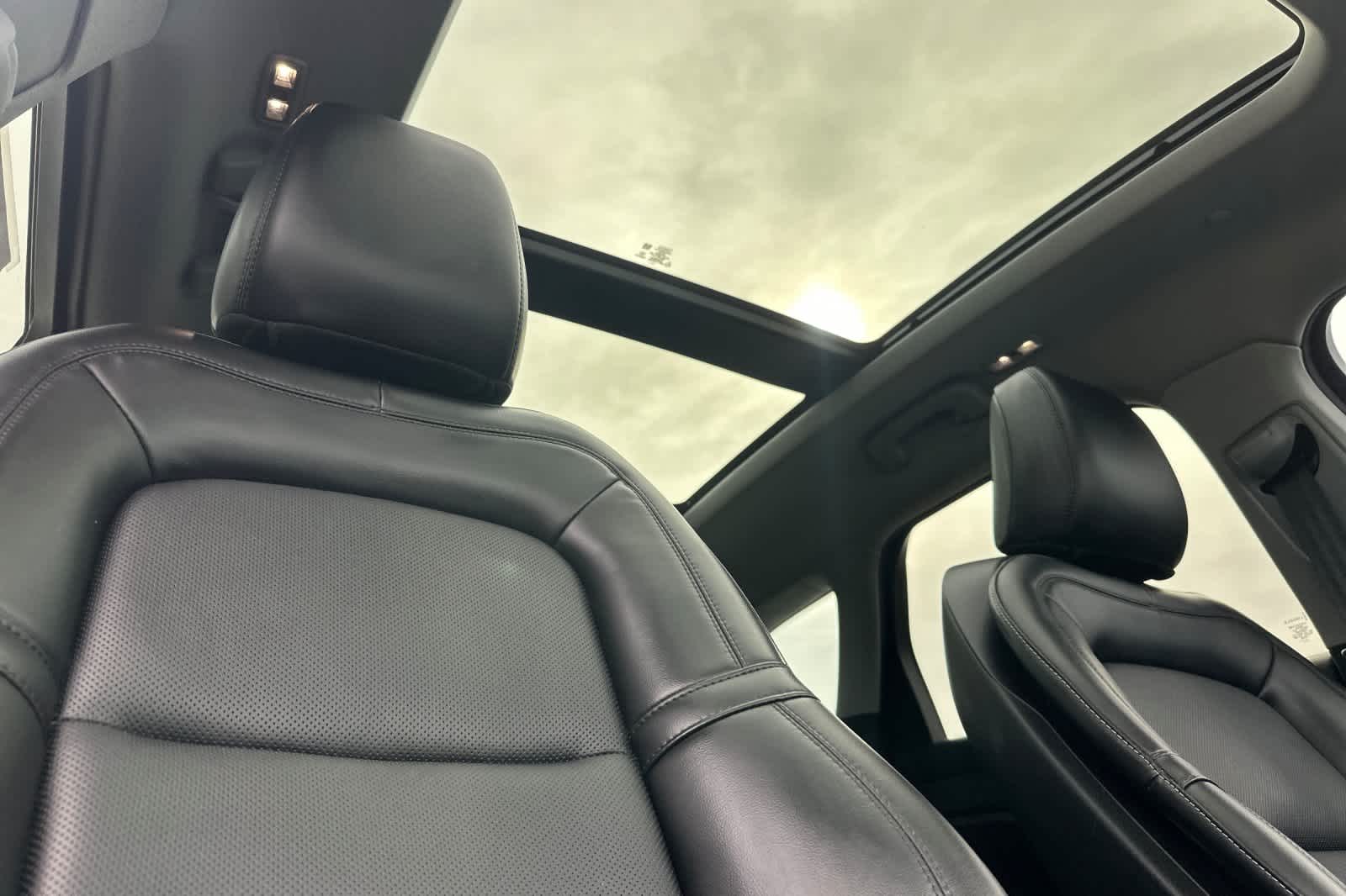 Thumbnail: 2022 Lincoln Corsair - 17