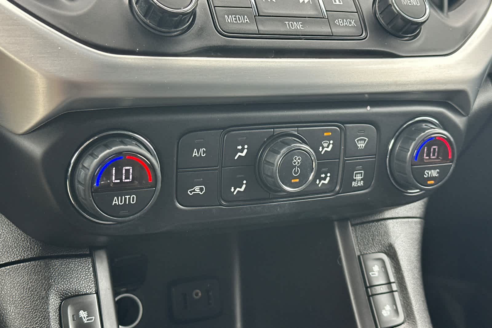 Thumbnail: 2018 GMC Acadia - 21