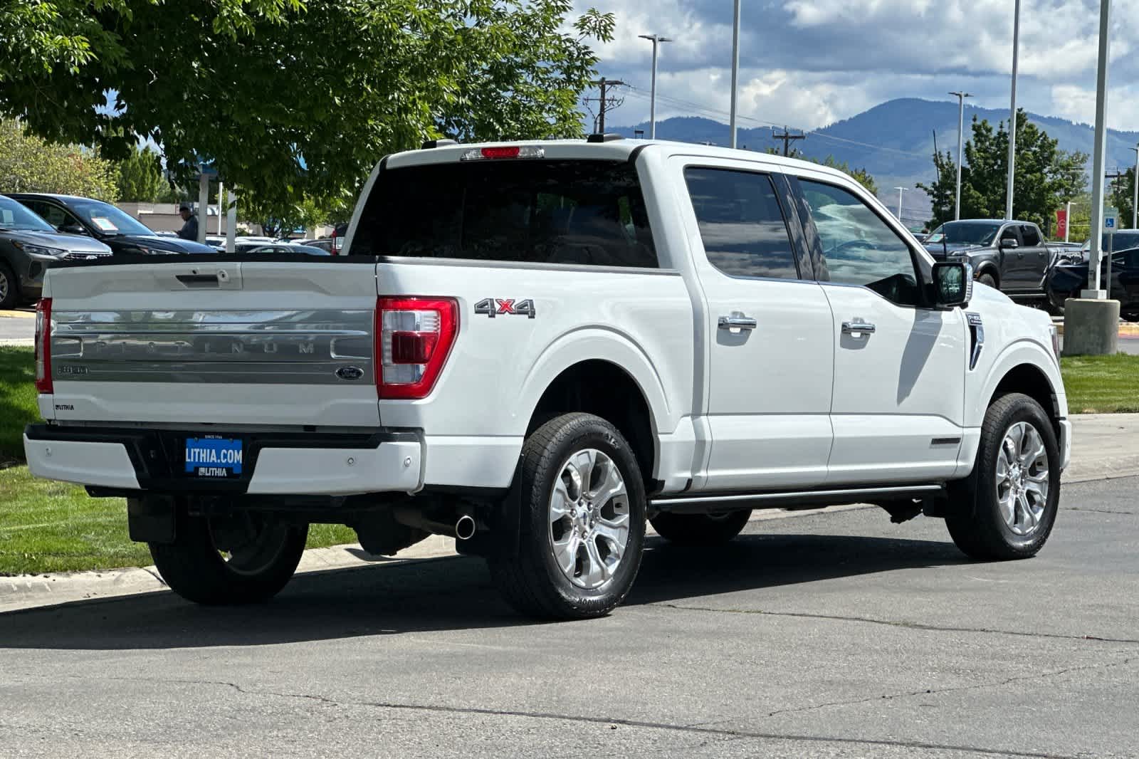 2023 Ford F-150 XLT photo 2