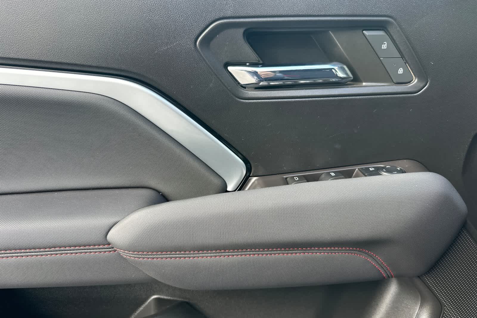 Thumbnail: 2024 Chevrolet Colorado - 12