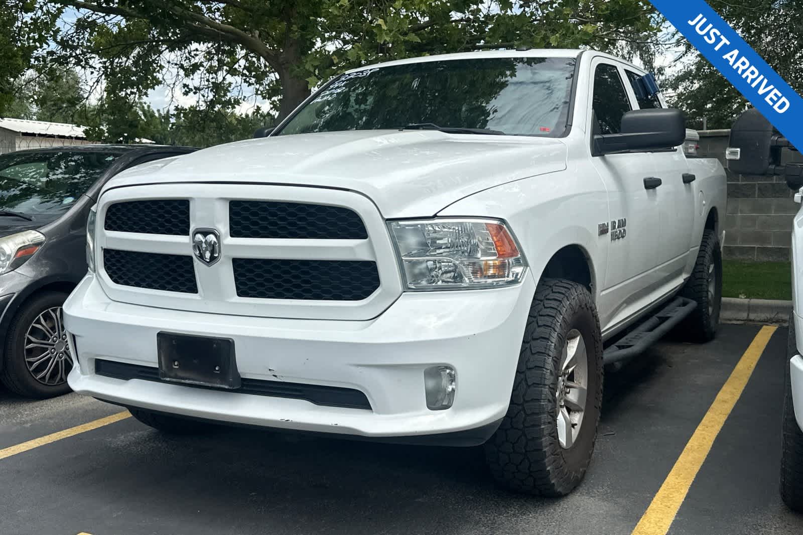 2018 RAM 1500 Express 4x4 Crew Cab 5'7's photo