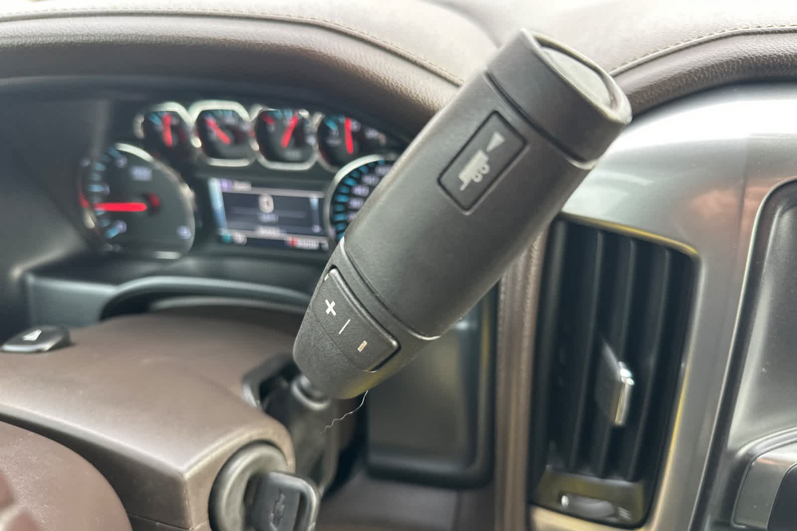 Thumbnail: 2015 Chevrolet Silverado 2500 - 21