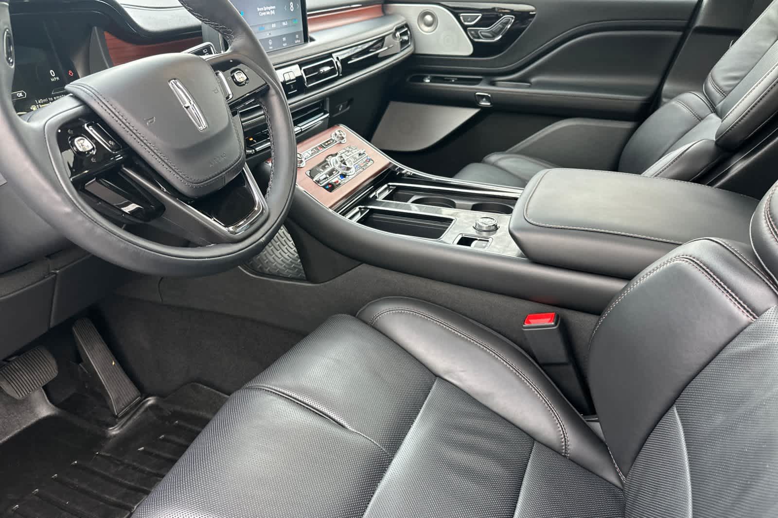 Thumbnail: 2023 Lincoln Aviator - 11