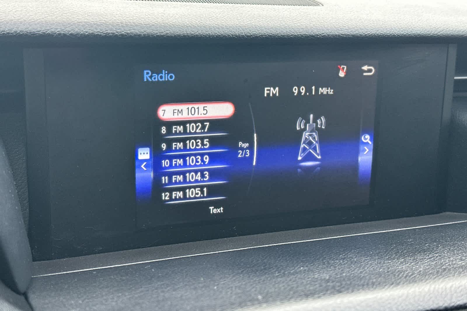 Thumbnail: 2018 Lexus IS - 17