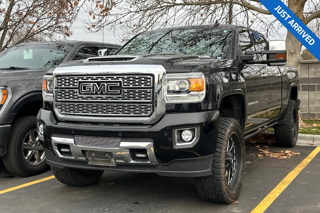 Used 2019 GMC Sierra 2500HD Denali Truck Crew Cab