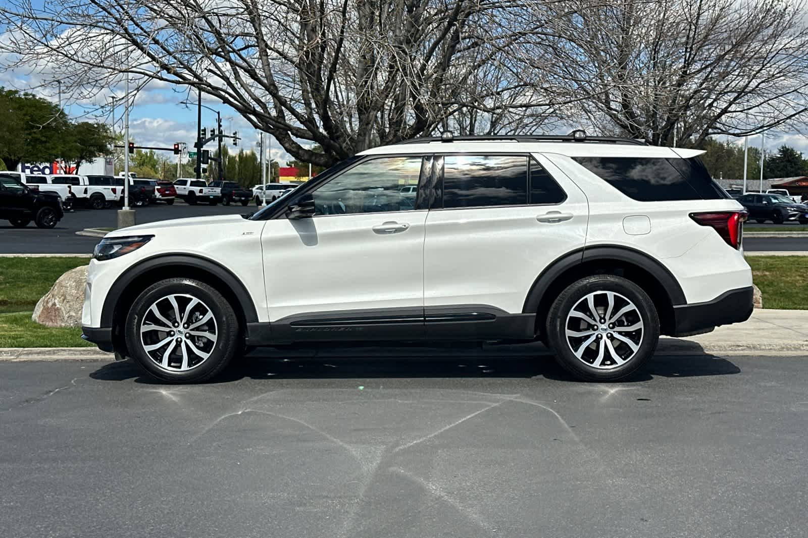 Thumbnail: 2025 Ford Explorer - 5