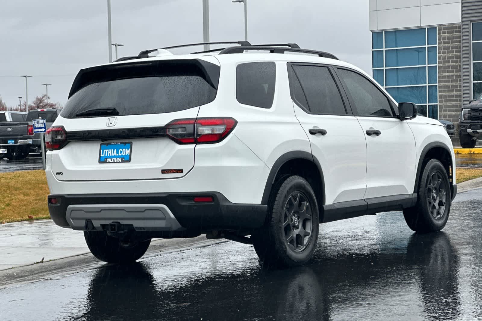 Thumbnail: 2023 Honda Pilot - 2