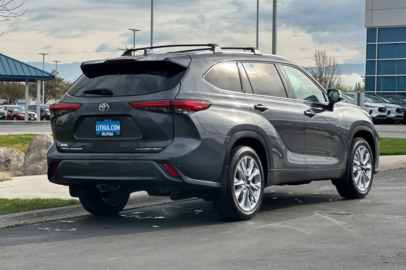 Thumbnail: 2020 Toyota Highlander - 2