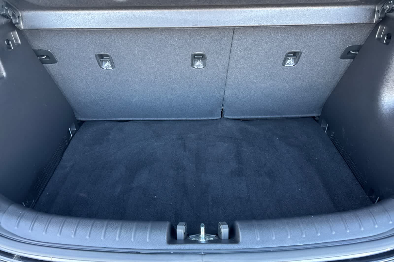 Thumbnail: 2022 Kia Rio - 15