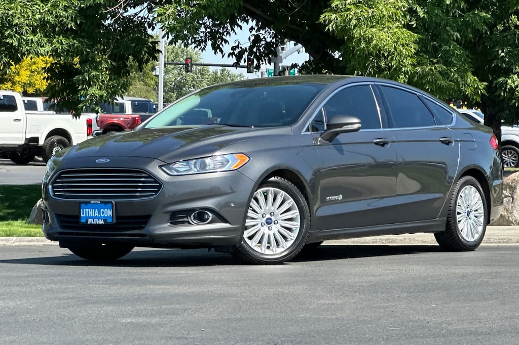 Used 2016 Ford Fusion Hybrid SE Hybrid Sedan