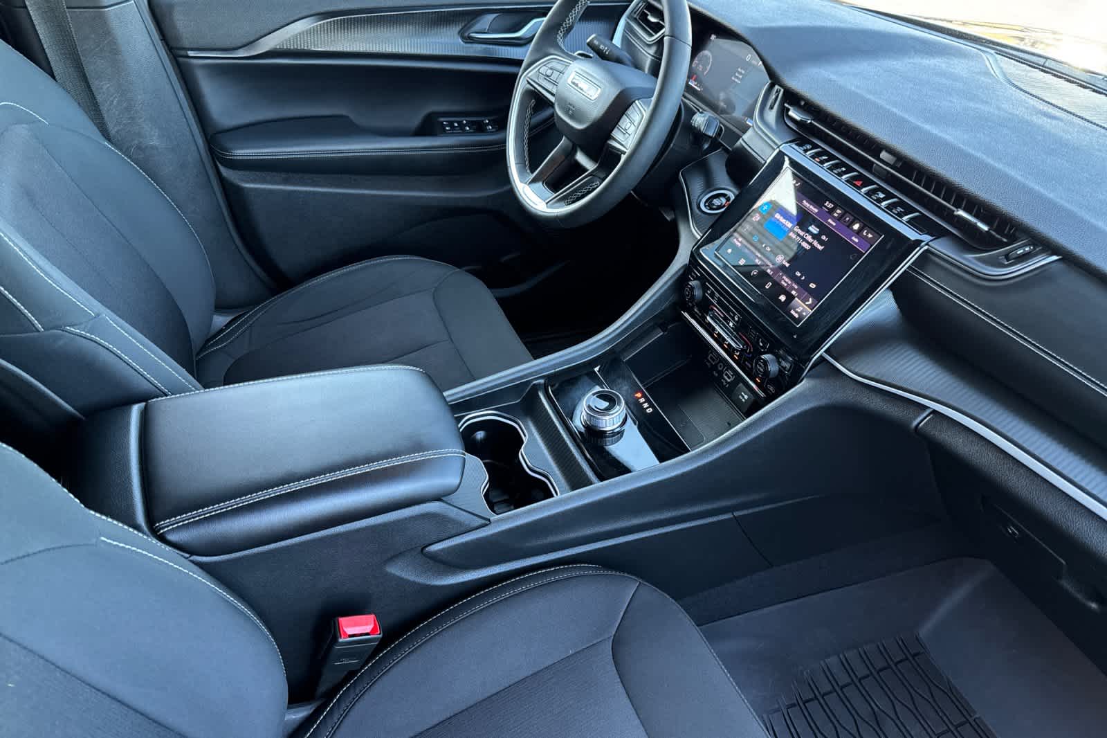 Thumbnail: 2025 Jeep Grand Cherokee - 16