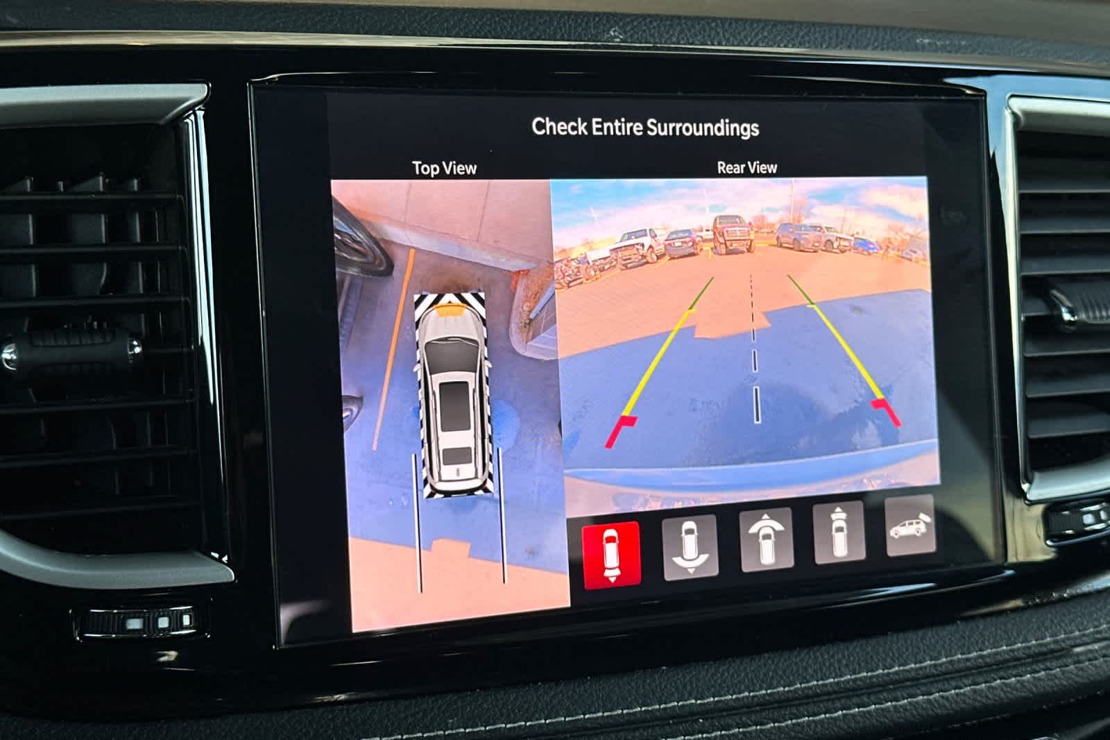 Thumbnail: 2025 Chrysler Pacifica - 22