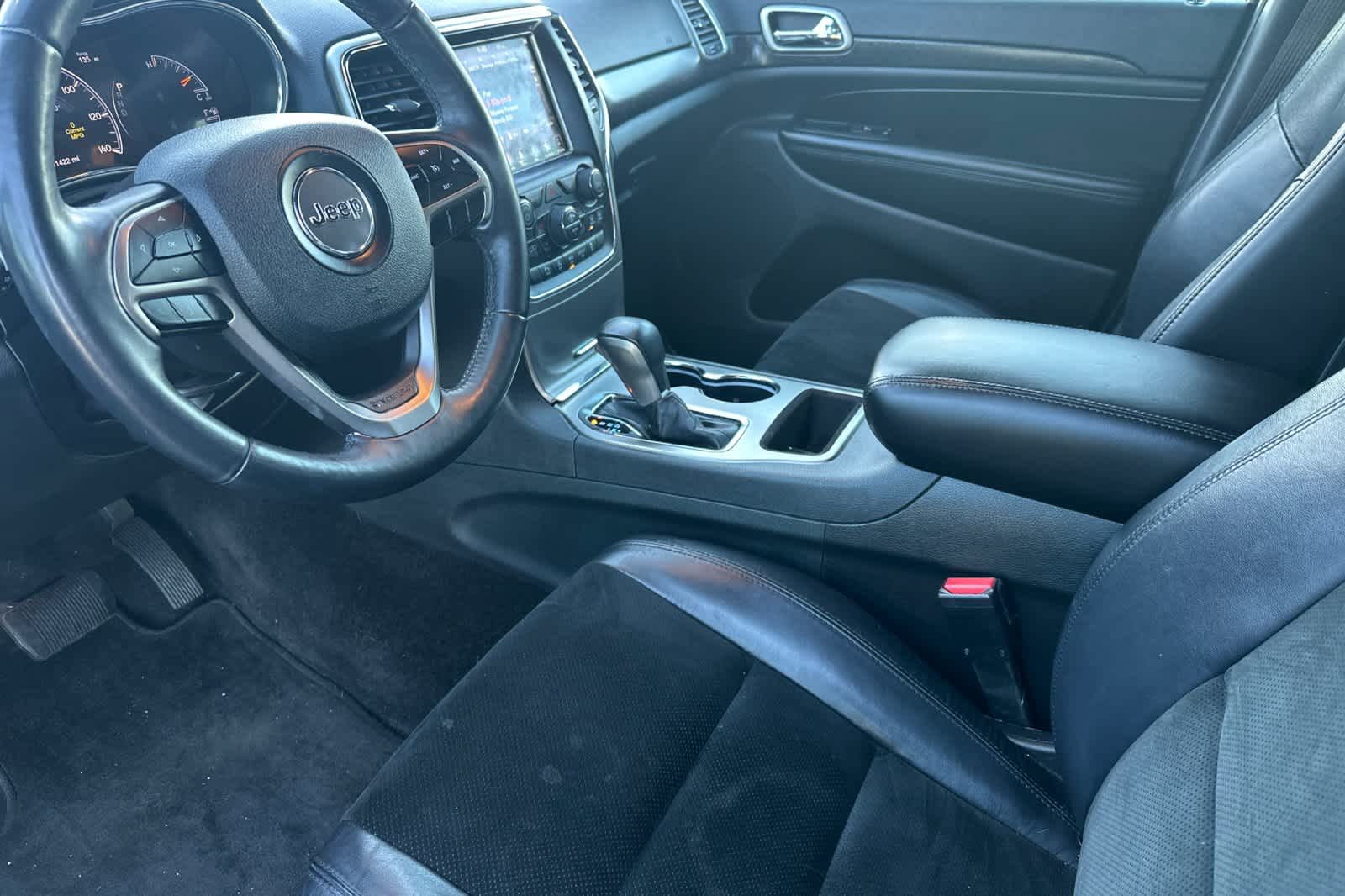 Thumbnail: 2018 Jeep Grand Cherokee - 11