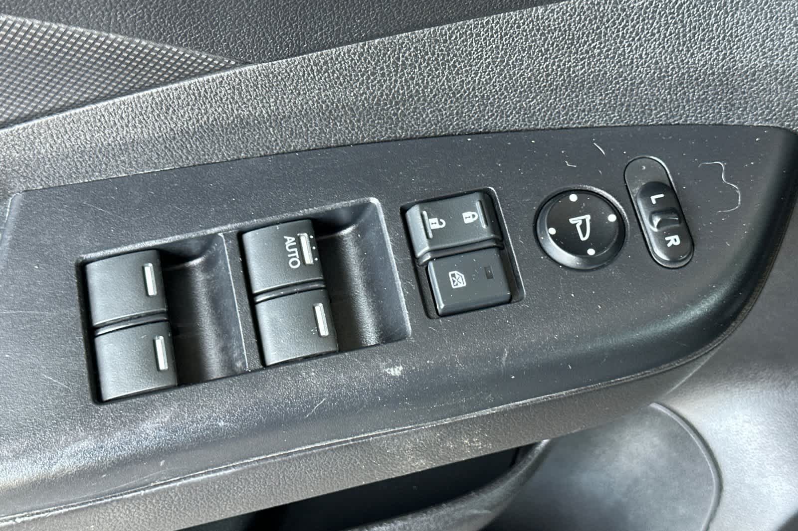 2016 Honda CR-V LX 13