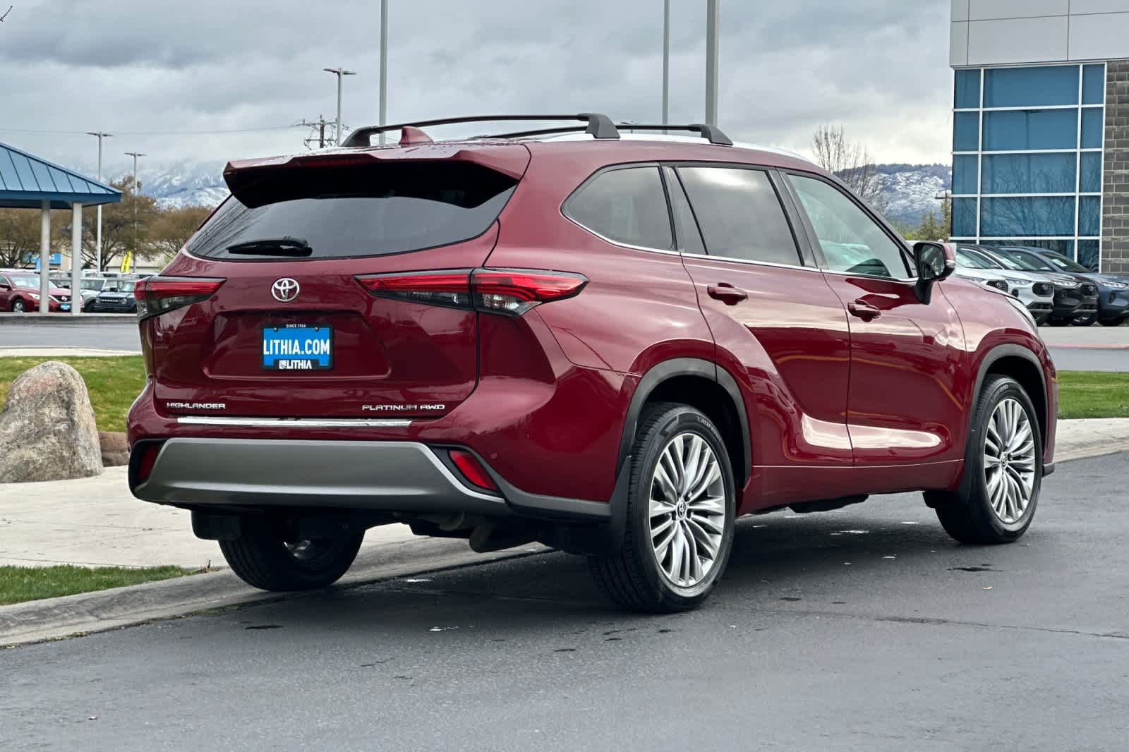 Thumbnail: 2023 Toyota Highlander - 2