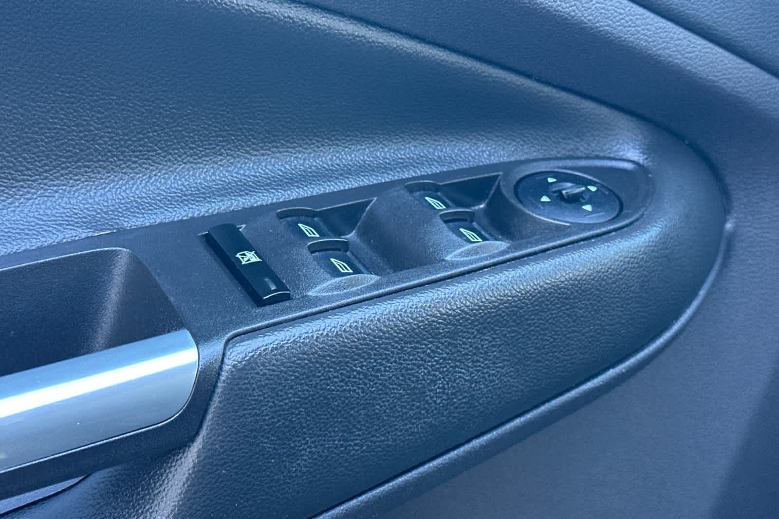 Thumbnail: 2016 Ford Escape - 13