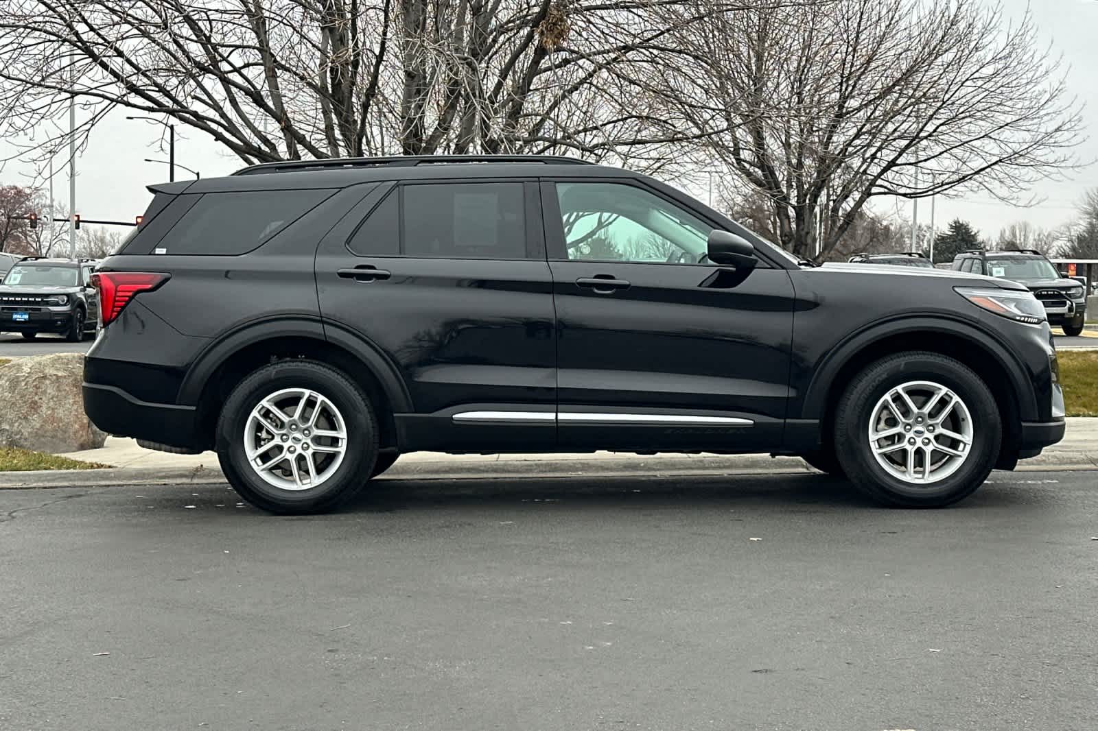 Thumbnail: 2025 Ford Explorer - 8