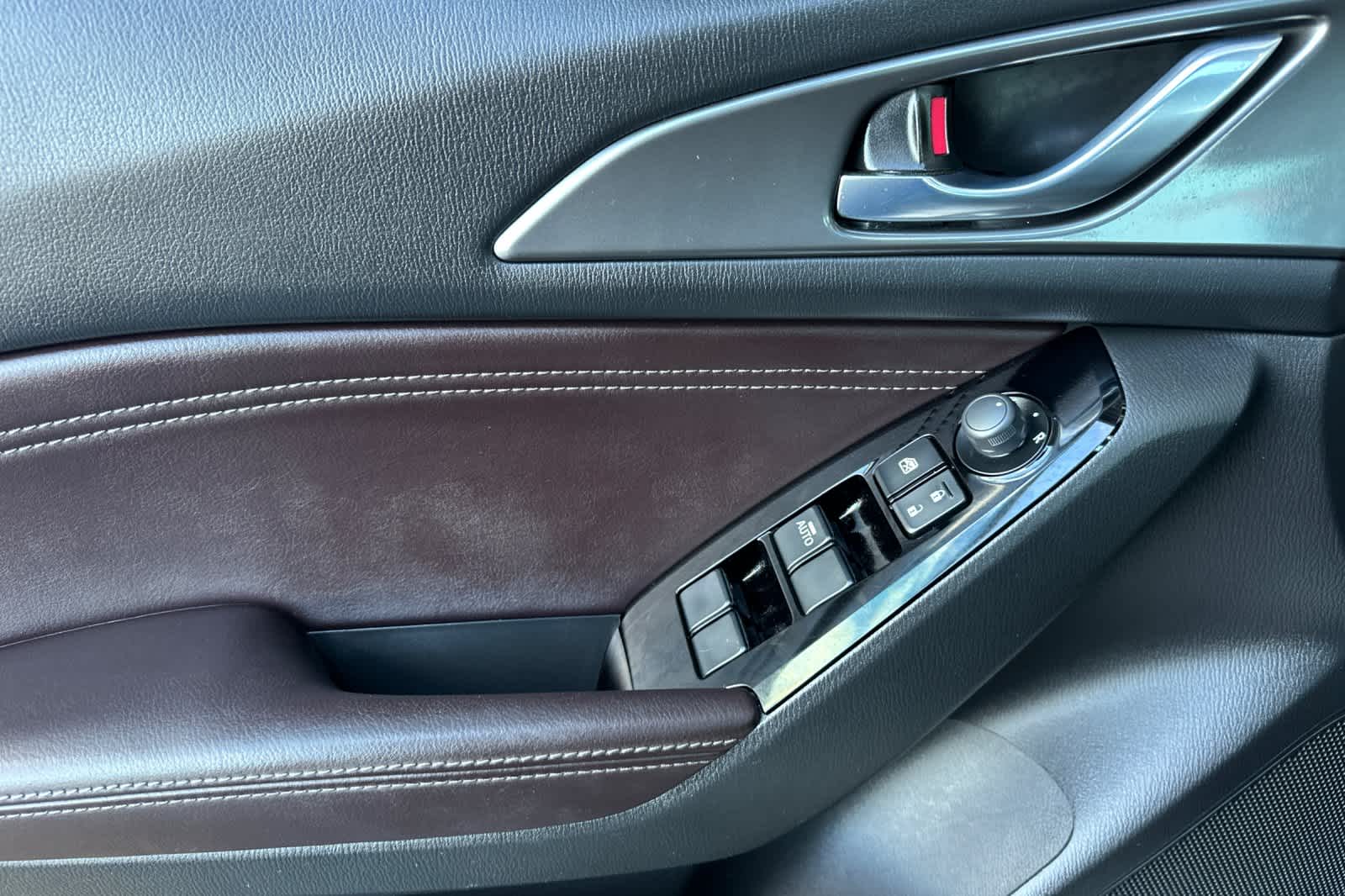 Thumbnail: 2018 Mazda Mazda3 - 12