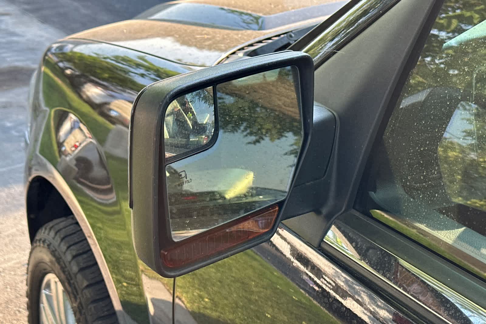 Thumbnail: 2012 Lincoln Navigator L - 8