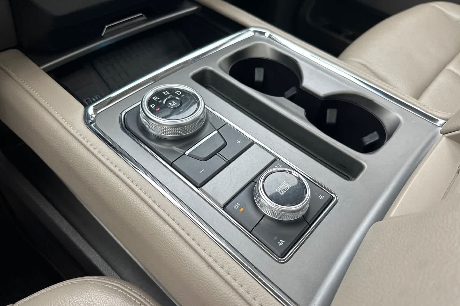 Thumbnail: 2021 Ford Expedition - 23