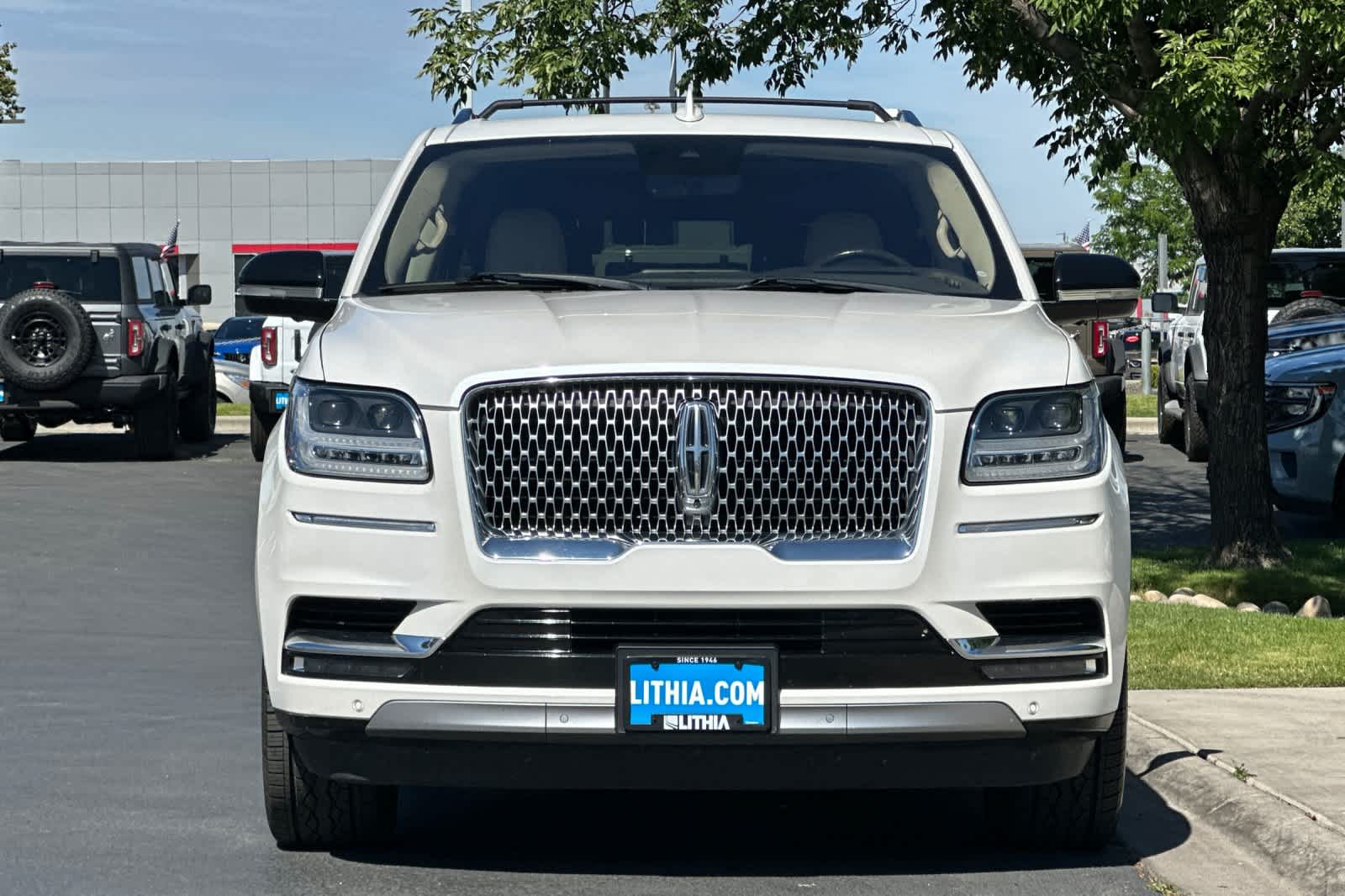 Thumbnail: 2019 Lincoln Navigator - 10